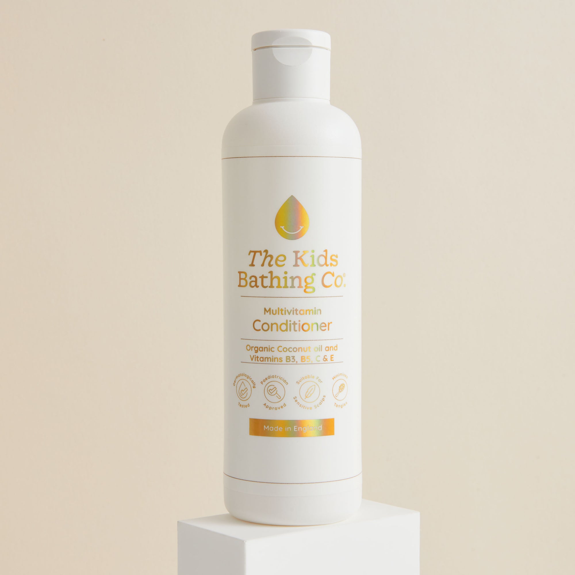 Multivitamin Conditioner with vitamins B3, B5, C and E and Organic Coconut oil,